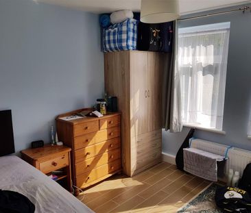 2 bedroom property to rent - Photo 4