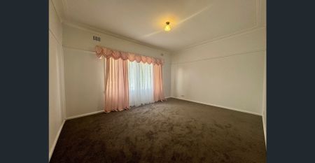 Three bedroom, family home - Photo 3