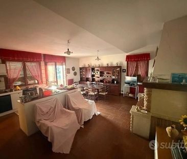 Guidonia trilocale arredato con terrazzo - Photo 2
