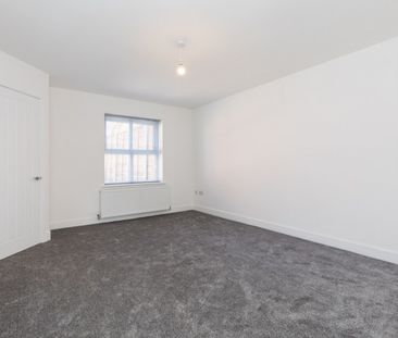 Preston Road, Standish, WN6 0HS - Photo 2