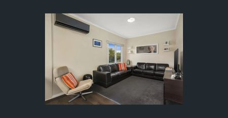 Comfortable Family Living in the Heart of Ringwood East - Photo 3