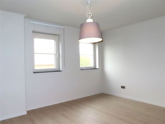 TE HUUR: Gesloten bebouwing met 4 slaapkamers in Koersel! - Photo 1