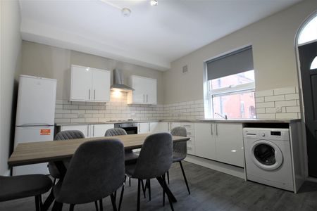 Delph Mount, Woodhouse, LS6 2HS, Leeds - Photo 4