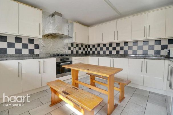 1 bedroom in a house share to rent - Photo 1