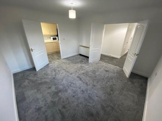 3 bedroom flat to rent - Photo 1