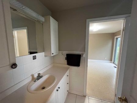 For Lease - 4085 King Street, Caledon, Ontario - Photo 5