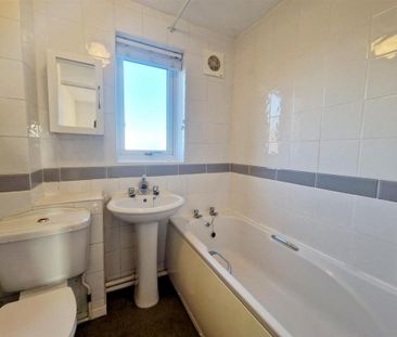 3 bedroom terraced house to rent - Photo 6