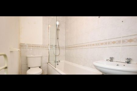 2 Bed Flat, Redmires Court, M5 - Photo 5