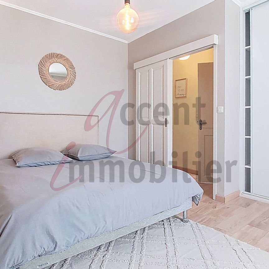 Noves : Maison de village avec terrasse, - Photo 1