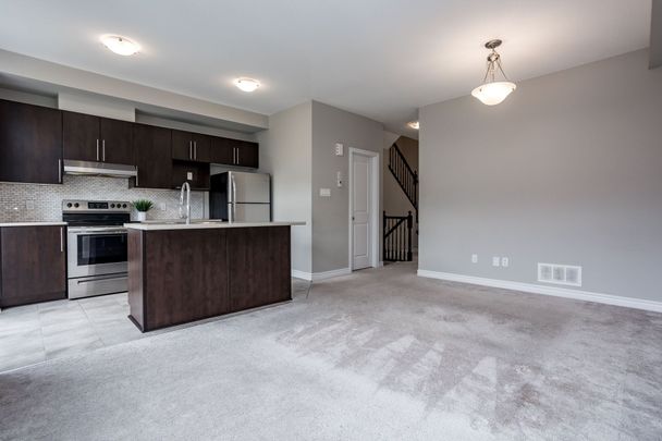 For Lease - 196 BANDELIER Way, Stittsville - Munster - Richmond, Ontario - Photo 1