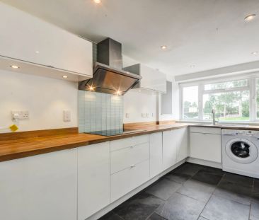 Ardingly Close, Ifield, RH11 - Photo 5