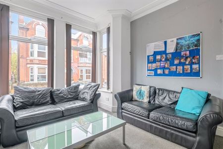 Derby Grove Lenton, Nottingham - Photo 2