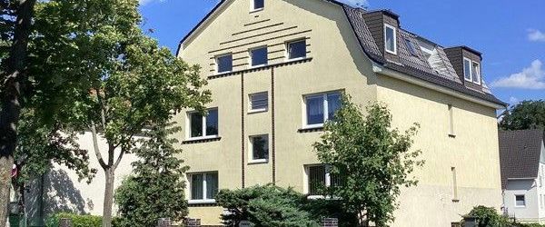 Saniertes Dachgeschoss - individuell geschnitten mit viel Platz und Stauraum. - Foto 1