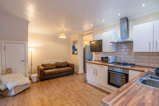 10 Abbotsford Road - Photo 1