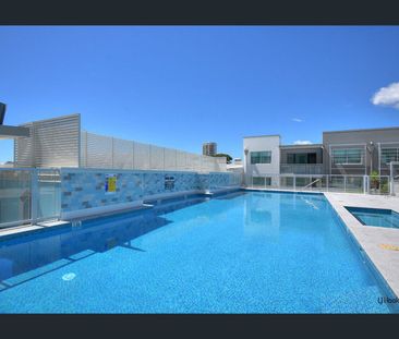 MODERN APARTMENT WITH MASSIVE PRIVATE OUTDOOR DECK - Photo 2