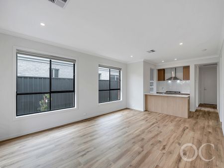 Open the Door to Modern Comfort and Effortless Living - Photo 3