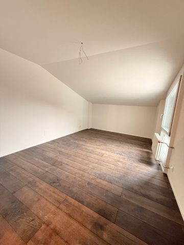 Modern 2.5-room apartment with pool - Photo 2