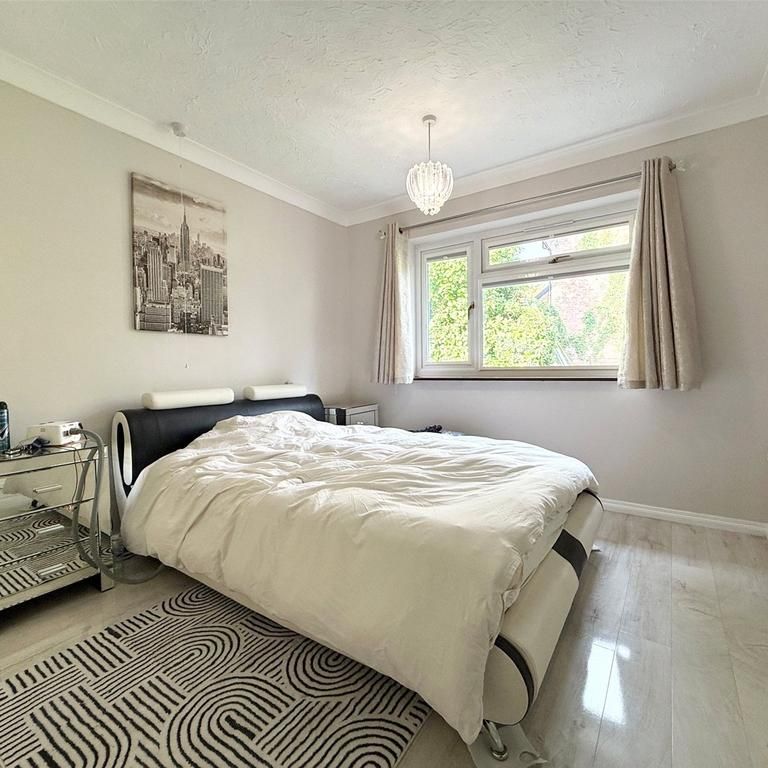 2 bedroom bungalow to rent - Photo 1