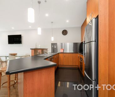 Stylish Fully Furnished Apartment with Park Views - Photo 6