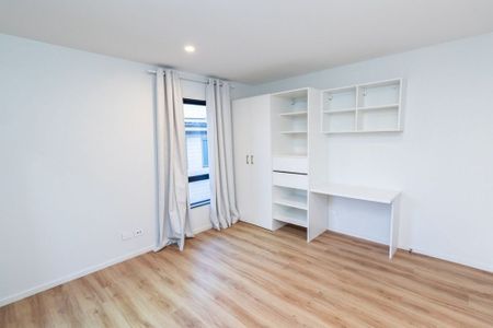 2 Salmont Place, Kelburn - Photo 2