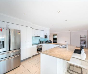 3 Redwood Place, Molendinar QLD 4214 - House For Rent | Domain - Photo 5