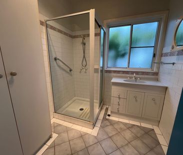 3 BEDROOM HOME - SOUTH TAMWORTH LOCATION - Photo 3