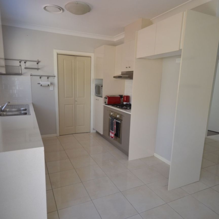 Modern 2 Bedroom Home - Photo 1