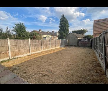 3 Bed Terraced House, Woodbridge Road, IG11 - Photo 6