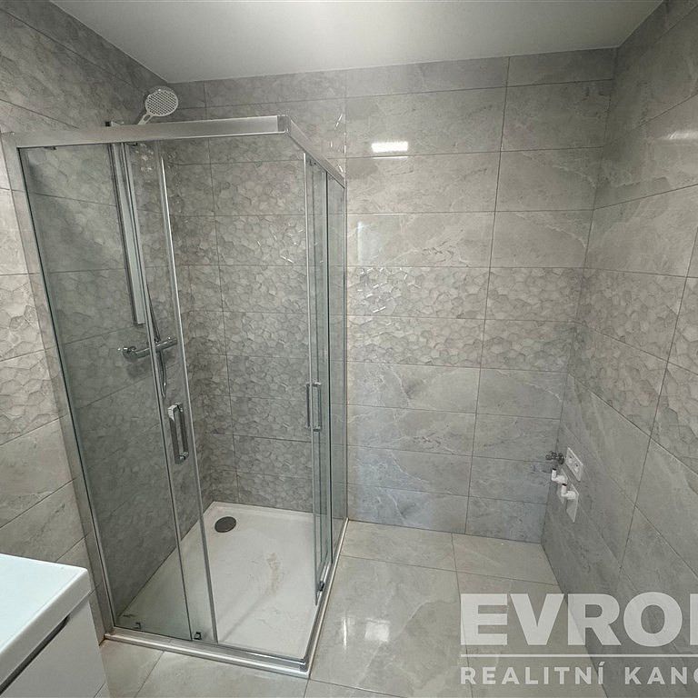 Pronájem bytu 2+kk 49 m² - Fotografie 1
