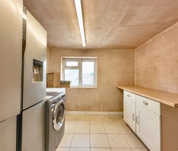3 bedroom House To Let - Photo 3