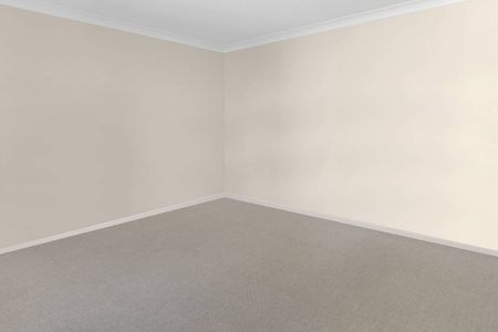 IMMACULATE THREE-BEDROOM HOME - Photo 5