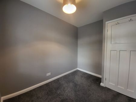 3 bedroom semi-detached to let - Photo 5