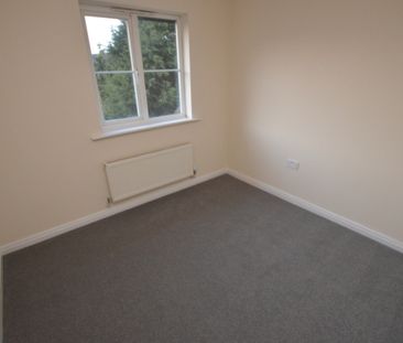 3 Bedroom Semi-Detached House - Photo 1