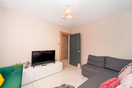 7 bedroom terraced house to rent - Photo 2