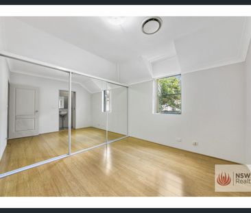 Boutique Complex of 4 - Photo 2