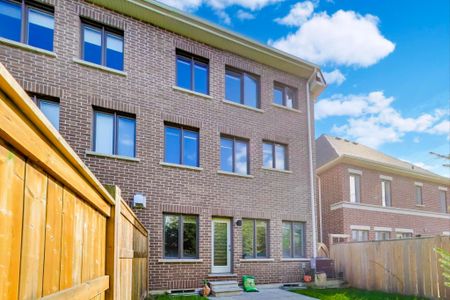 For Lease - 1161 Carnegie Drive, Mississauga, Ontario - Photo 3