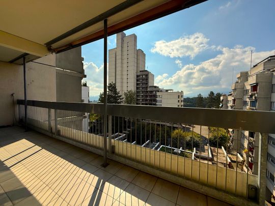 Your new home in a sunny hillside location! - Photo 1