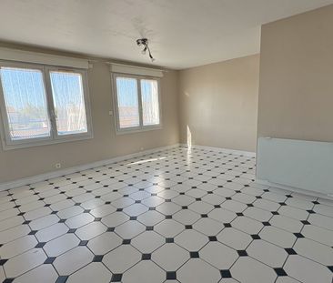 Location Appartement 5 pièces 101m² NIORT 79000 - Photo 5