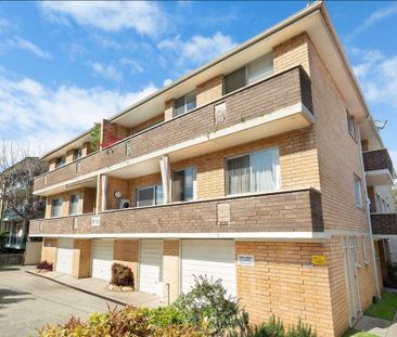 2-Bedroom Apartment with Ample Storage in the Heart of Bexley - Photo 4