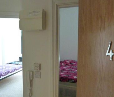 Studio to rent - Photo 6