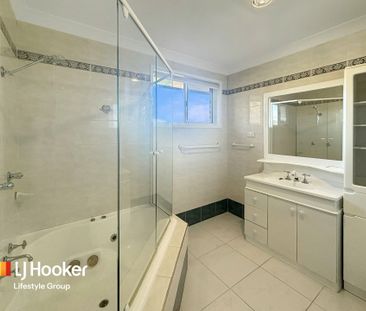 8 Glenbrook Place, The Oaks - Photo 1