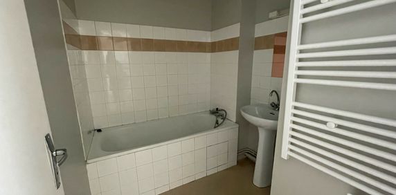 Location BEAU STUDIO DE 20 M²- Place des Carmes – Limoges – Begip - Photo 2