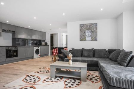 2 bedroom ground floor flat to rent - Photo 5