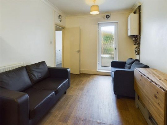 Whippingham Road, Brighton - Photo 1