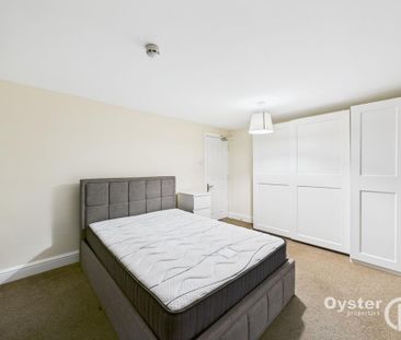 End of terrace house to rent - Photo 1