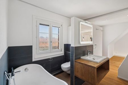 Stilvolles, grosszügiges 7 1/2-Zimmer-Einfamilienhaus - Photo 5
