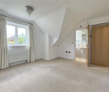 2 bedroom semi-detached house to rent - Photo 6