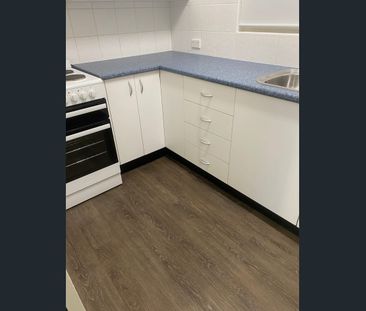 Very Private in the heart of Engadine Centre. Walk to all amenities... - Photo 3