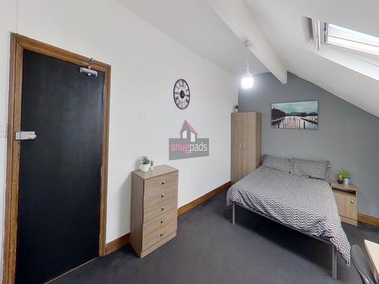 1 bedroom in a house share to rent - Photo 1