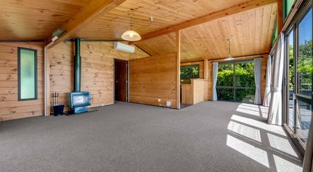 Sunny Lockwood Home with Endless Sea Views – P... - Photo 4